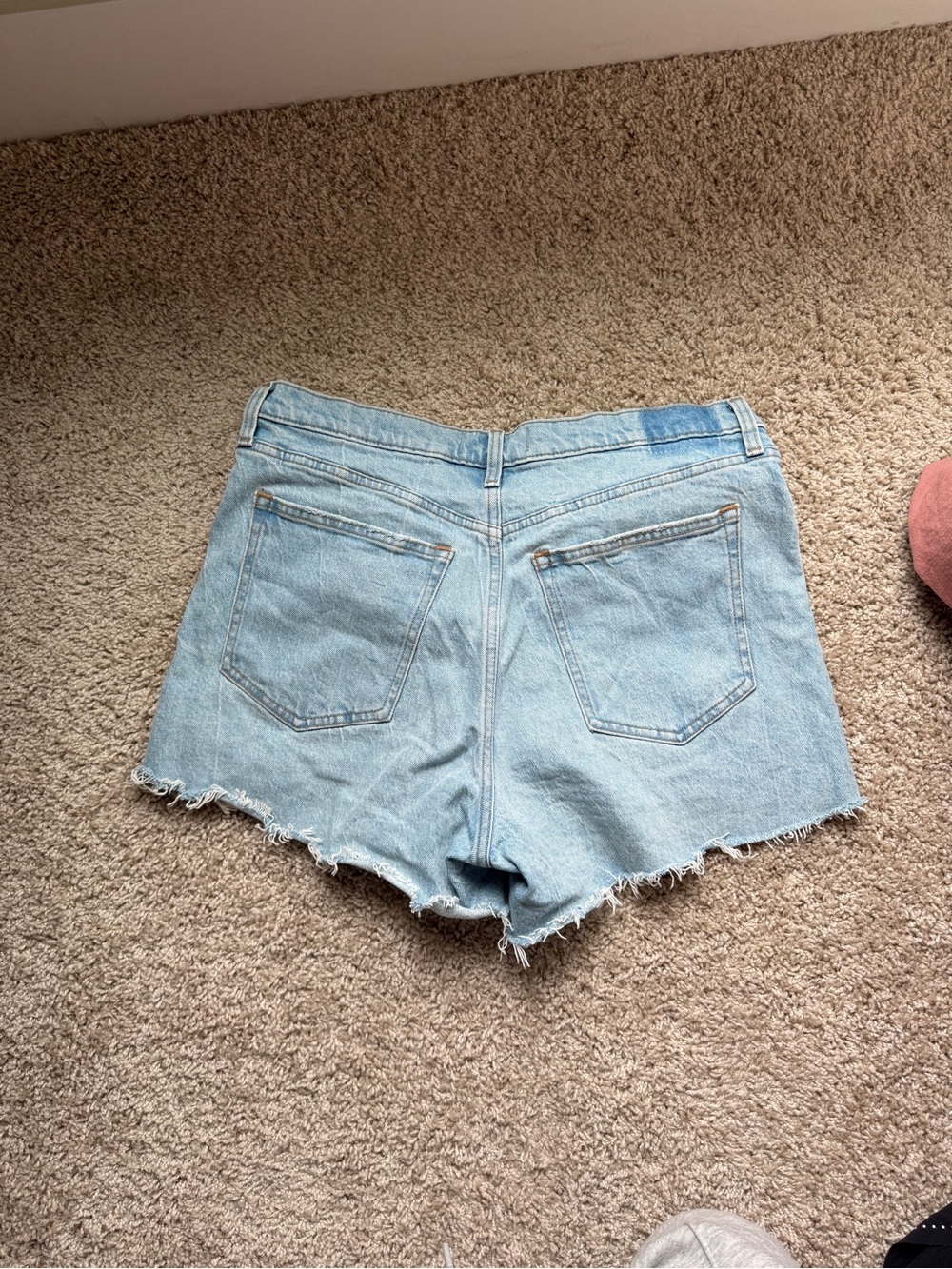 Abercrombie & Fitch 90s relaxed cutoff short high rise - Picture 2 of 3